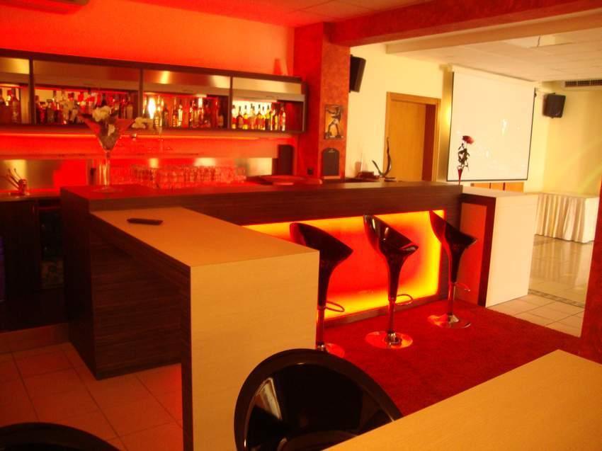 Hotel Ristorante La Rua Carre Eksteriør billede